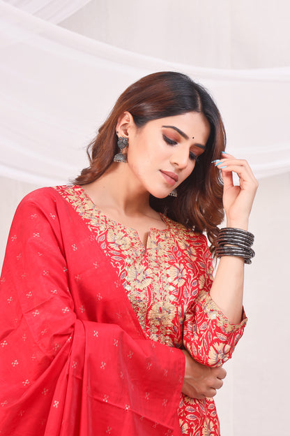 Women Gotta Patti Uppada Silk Kurta with Trousers & With Dupatta