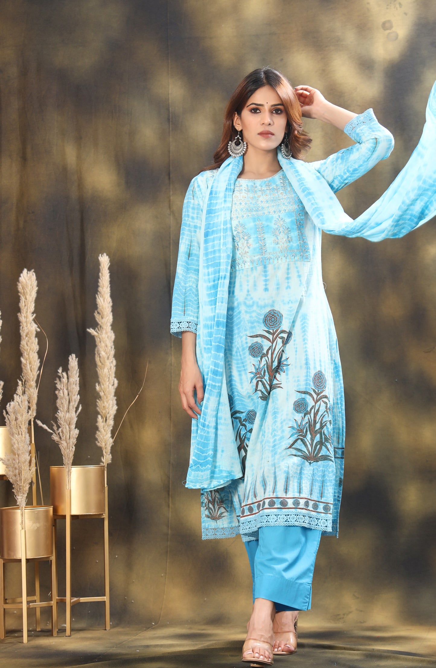Shibori Printed Embroidered Kurta With Trousers And Dupatta